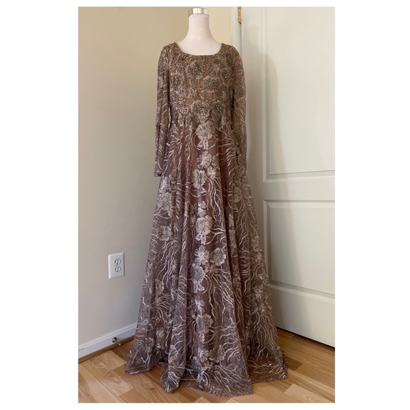 Mac Duggal Metallic Embellished Gown - Picture 5 of 16